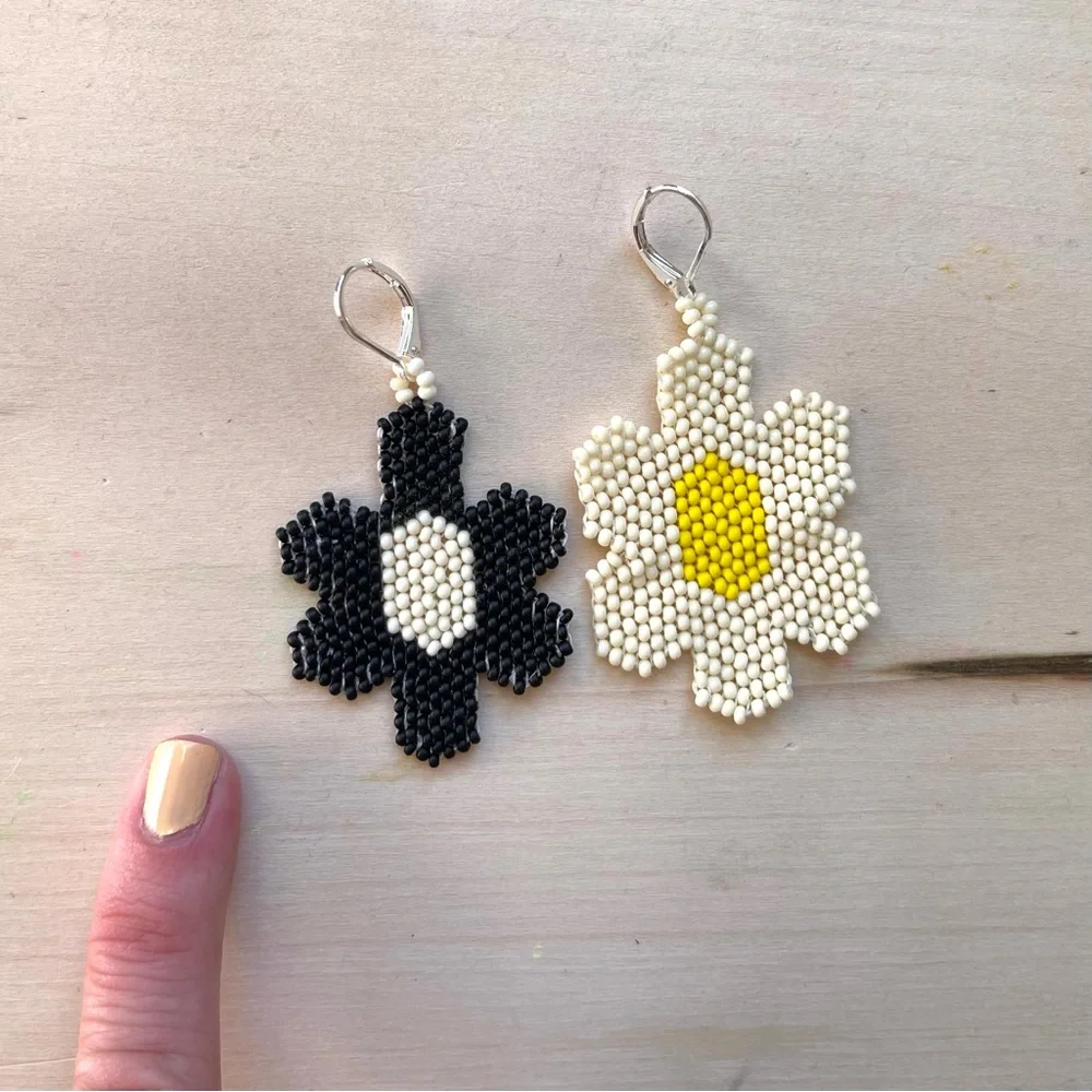HANDMADE GLASS EARRINGS | Daisy vs Daisy Small Batch Handwoven Earrings - Picture 1 of 7
